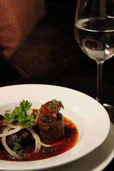 Soup-duoi-bo-Our food is exactly what our  menu providesporfolio-egret-grass-food-stylist