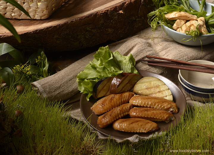 Cánh gà nướng - Food Styling: Egret Grass - Photograph by: Rong Vang